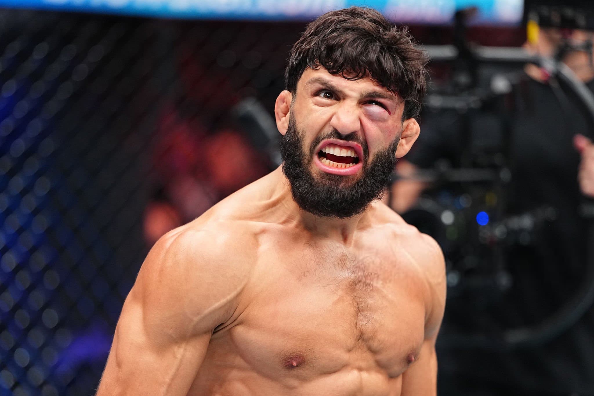 Царукян нокаутировал Руффи в соглавном поединке UFC 331